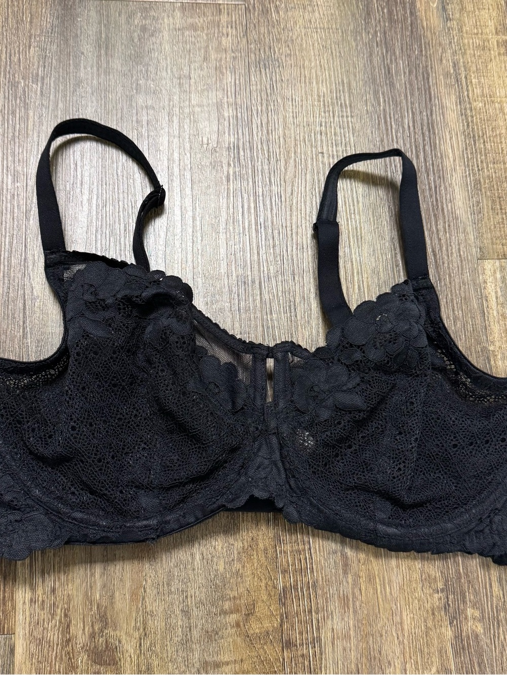 Bare Women's Black Lace Underwire Bra - Elegant Support 38D